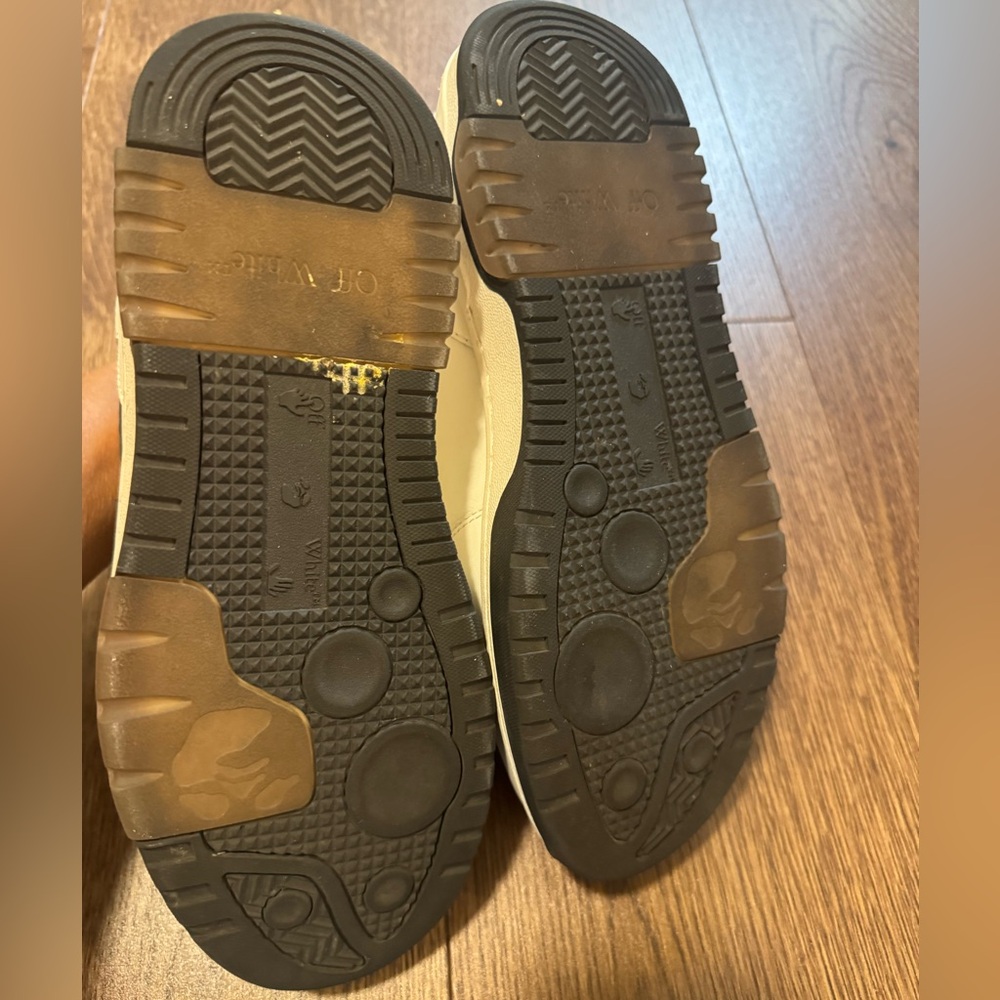 Off-White Out of Office “OOO” Sneakers - Picture 10 of 10